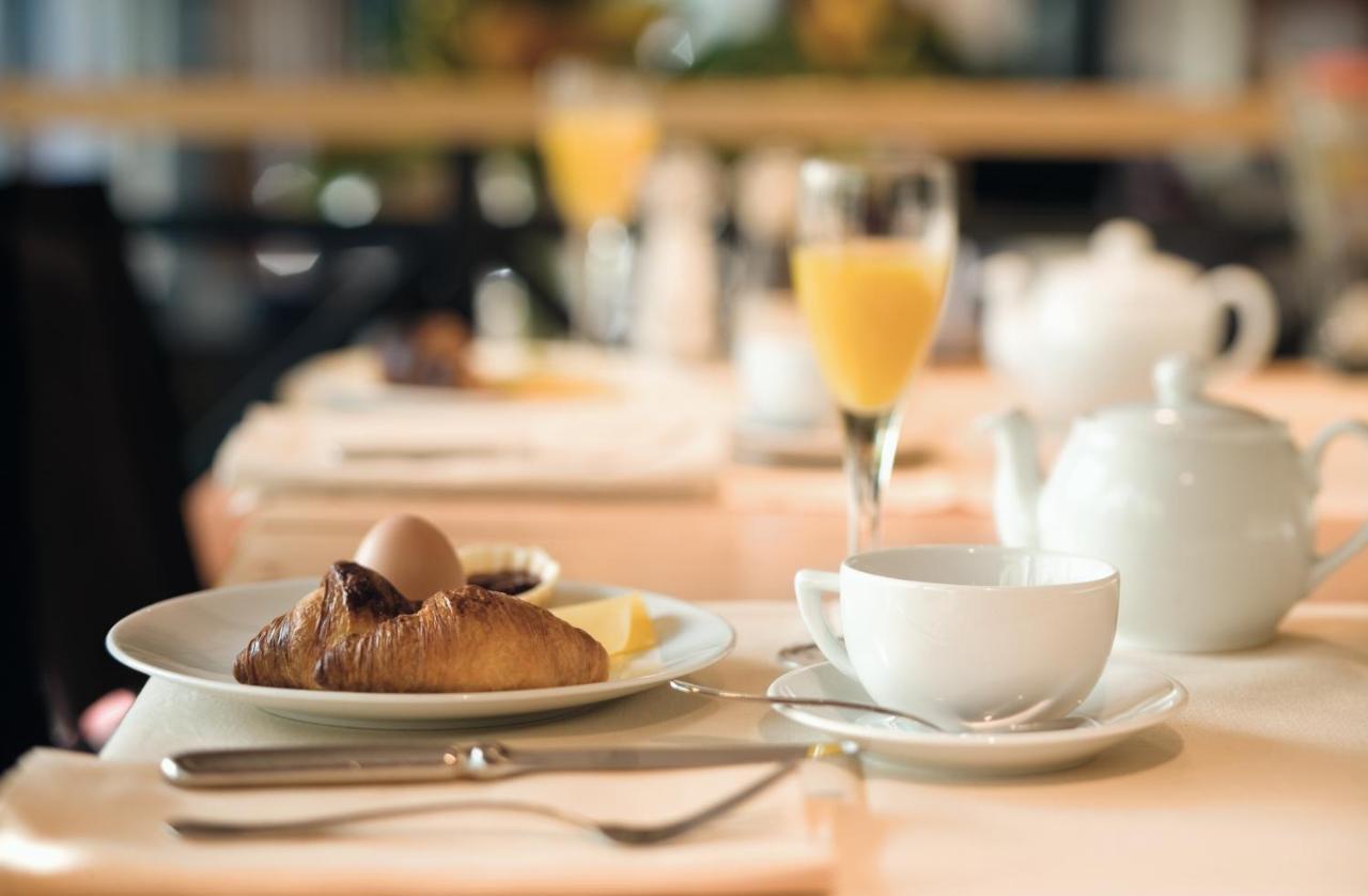 Moevenpick Hotel City Star Jeddah Ngoại thất bức ảnh A continental breakfast