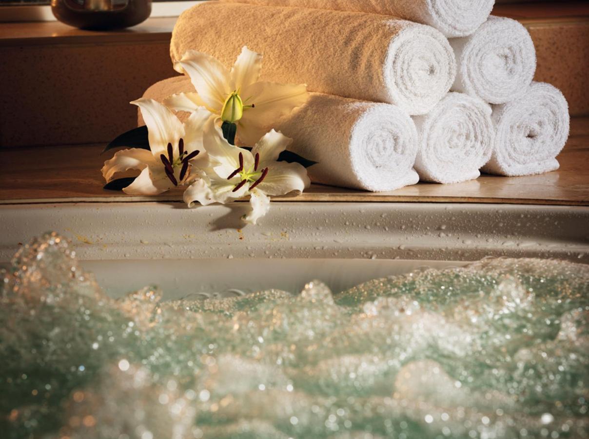 Moevenpick Hotel City Star Jeddah Ngoại thất bức ảnh A whirlpool bath