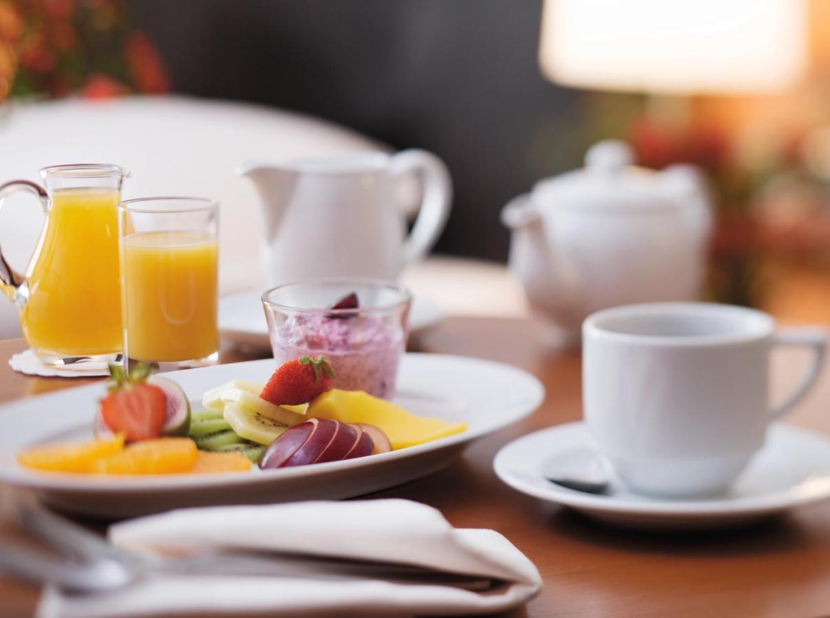 Moevenpick Hotel City Star Jeddah Ngoại thất bức ảnh A breakfast table