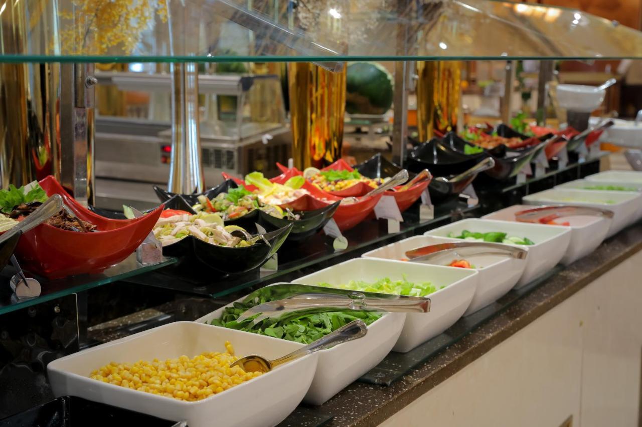 Moevenpick Hotel City Star Jeddah Ngoại thất bức ảnh A salad bar