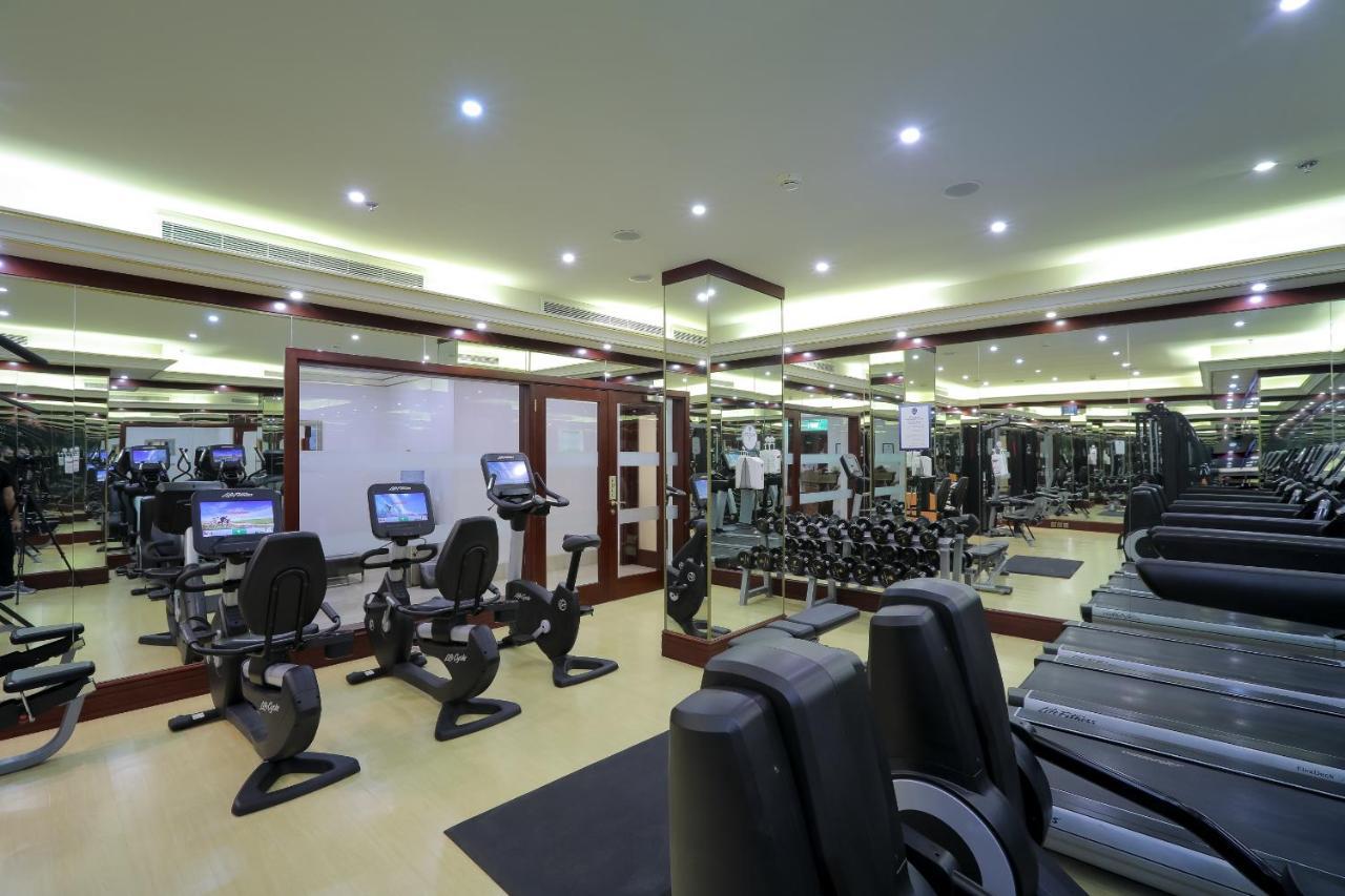 Moevenpick Hotel City Star Jeddah Ngoại thất bức ảnh The gym at the hotel