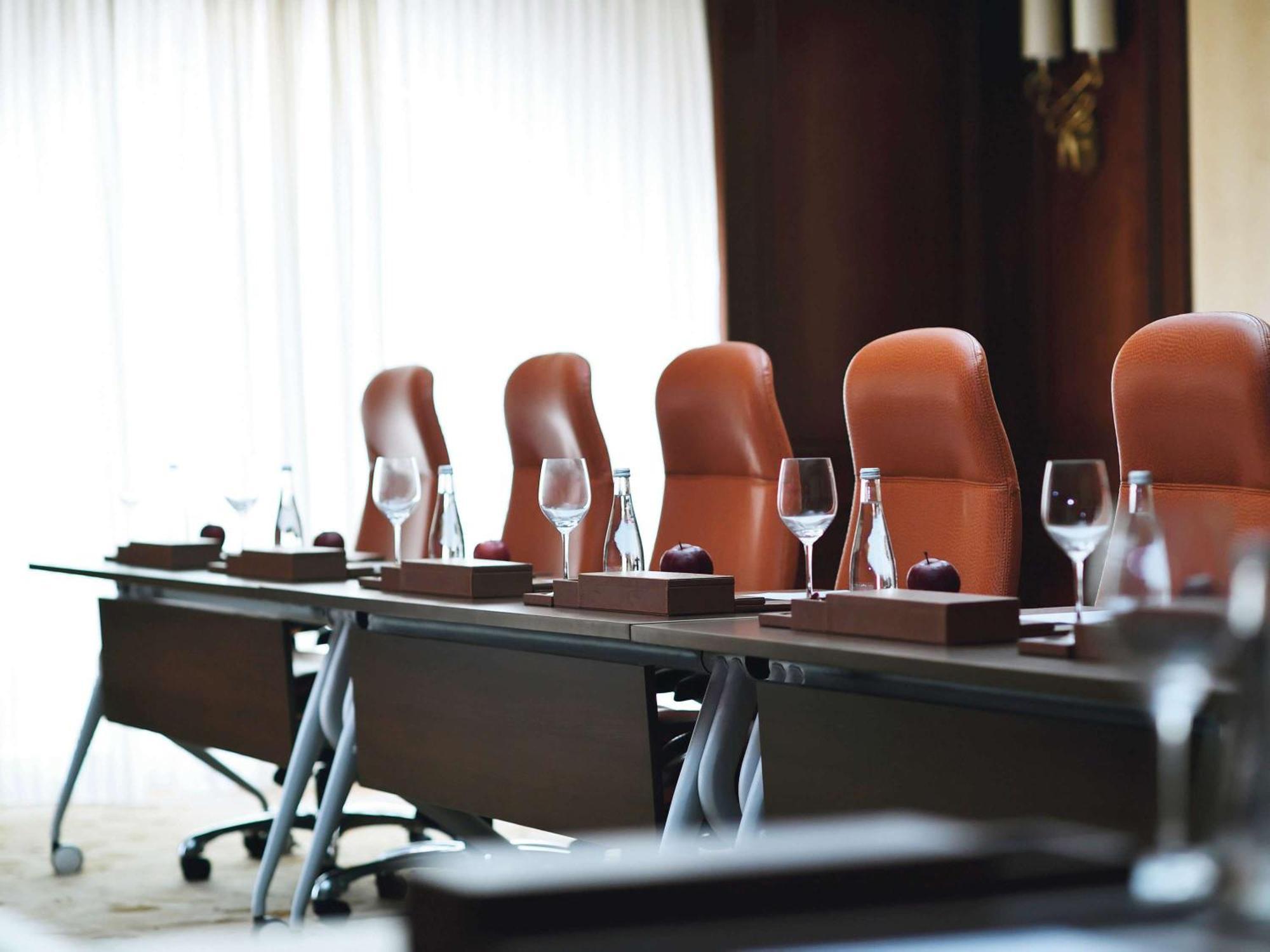 Moevenpick Hotel City Star Jeddah Ngoại thất bức ảnh A boardroom