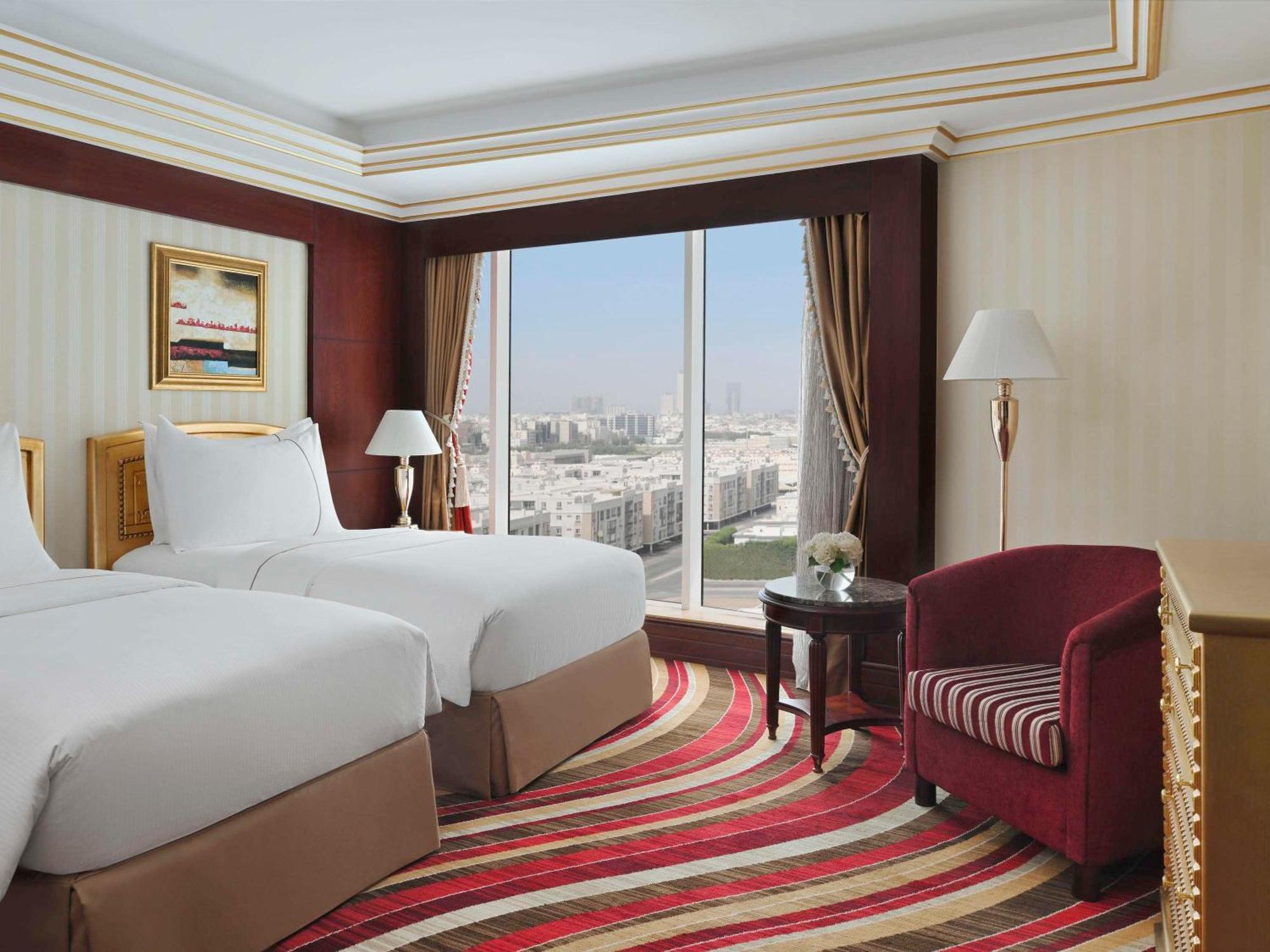 Moevenpick Hotel City Star Jeddah Ngoại thất bức ảnh Deluxe room